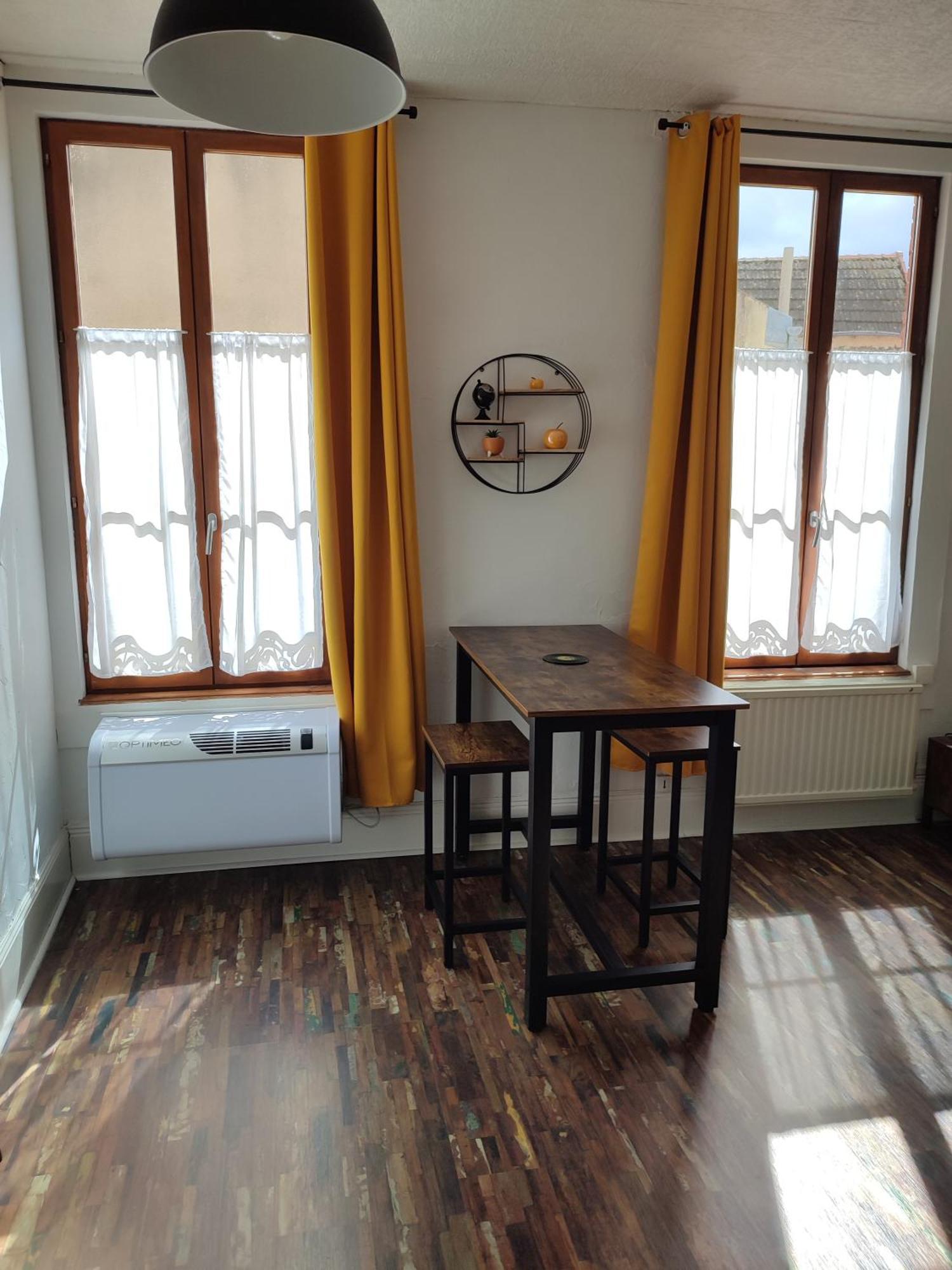 T1 Lumineux Et Climatise Apartment Шани Екстериор снимка